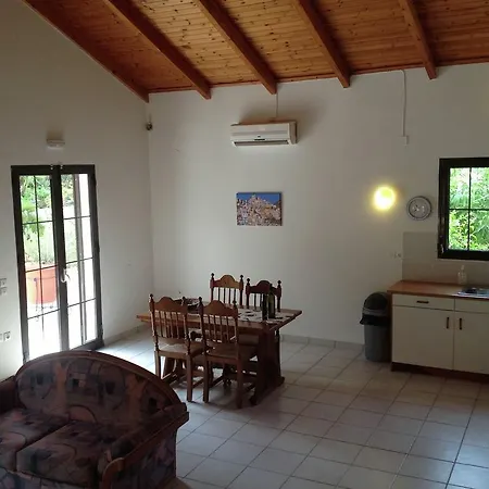 Semesterbostad Bungalow Gialova
